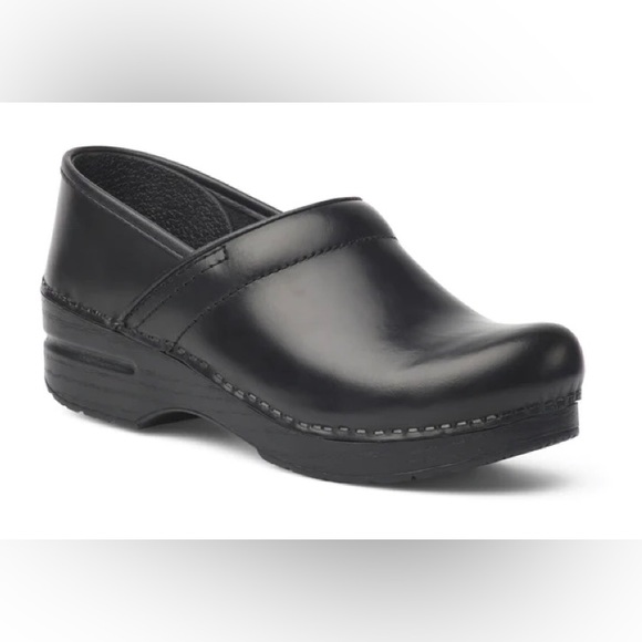 Dansko Shoes - Women’s size 10.5-11 (EU 41) Black Leather Dansko Professional Clogs
